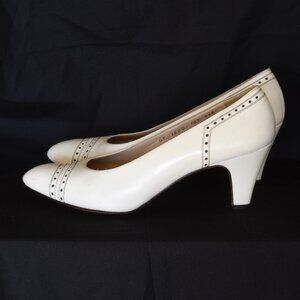 Salvatore Ferragamo White Leather Pumps With Geometric Accents - Italy